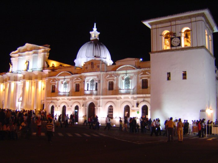 Foto Catedral y Torre del Reloj en Popayán